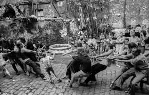 Germany, Berlin, 04.07.1992, courtyard party of the squat KULE (Kunst & Leben)