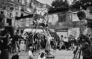 Germany, Berlin, 04.07.1992, courtyard party of the squat KULE (Kunst & Leben)