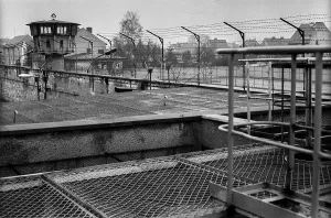 Germany, Berlin, 06.03.1992, Cages for release in the Stasi remand prison Hohenschoenhausen, Europe
