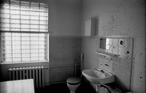 Germany, Berlin, 06.03.1992, Cell in the former Stasi remand prison Hohenschoenhausen, Europe