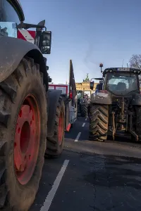 Germany, Berlin, 08.01.2024, Protest by farmers in front of the Brandenburg Gate