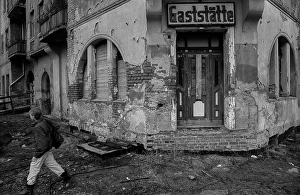 Germany, Berlin, 12.02.1992, closed restaurant in Koepenick, child, Europe