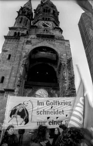 Germany, Berlin, 13.01.1991, Demo against the Gulf War on the Ku'damm