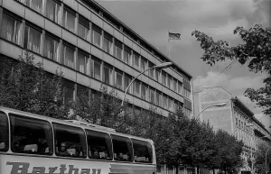 Germany, Berlin, 19 May 1991, Unter den Linden building
