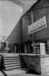 Germany, Berlin, 19.05.1991, Galerie am Pariser Platz