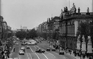 Germany, Berlin, 21.05.1991, Unter den Linden / Schlossbruecke