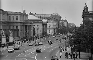 Germany, Berlin, 21.05.1991, Unter den Linden / Schlossbruecke