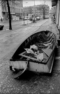 Germany, Berlin, 21.12.1990, stranded boat in Weinbergsweg