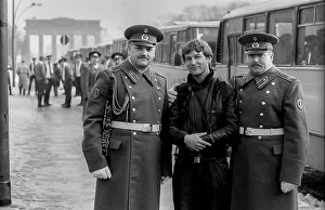 Germany, Berlin, 22.12.1990, departure of the Soviet guard of honour from the memorial in Tiergarten