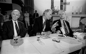 Category Historic Photos EN Prints: Germany, Berlin, 24.04.1992, Stasi involvement discussion