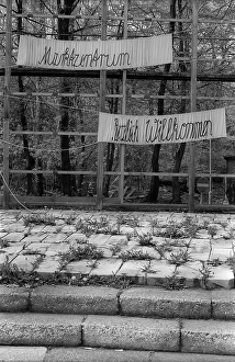Category Historic Photos EN Prints: Germany, Berlin, 25.04.1992, Open-air stage in Volkspark Friedrichshain