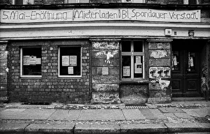 Germany, Berlin, 26.06.1991, Opening of a tenant's shop