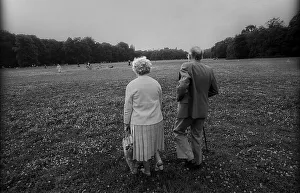 Germany, Berlin, 27.06.1991, elderly couple in Treptower Park