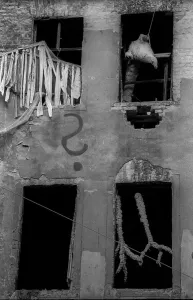 Germany, Berlin, 30.11.1991, House wall with artworks in the backyard