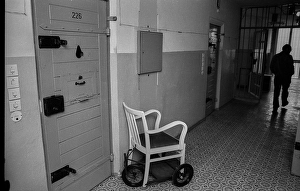 Germany, Berlin, 6 March 1992, Hohenschoenhausen Stasi remand prison, cell door, wheelchair, Europe