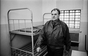 Germany, Berlin, 6 March 1992, Hohenschoenhausen Stasi remand prison, Otto Ruhland, former prisoner in his cell, step forward!, Europe