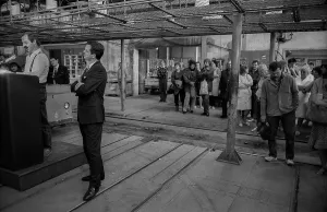 Germany, Kahla, 20.12.1991, Porzellanwerk Kahla, the works council speaks, to his right: plant manager Hoffmann - came from the old federal states to reorganise the plant, Europe