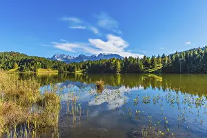Geroldsee, behind it the Karwendel mountains