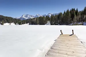 Geroldsee (Wagenbruchsee) in spring with a view of the Karwendel<br> Geroldsee (Wagenbr)