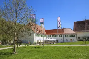 Gestutsgasthof near the stud farm and the Lauterquelle