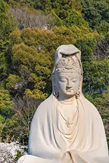 Giant Buddha statue, Ryozen Kannon statue