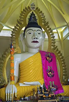 Giant Buddha statue in the Sakya Muni Buddha Gaya Temple
