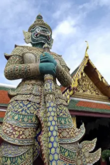 Giant Demon guarding Bangkok's Wat Pra Kaeo Tempel