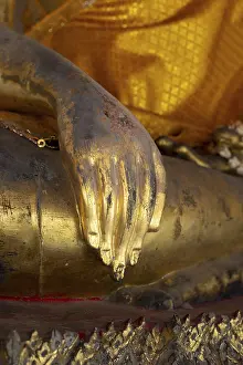 Gilded Buddha statue, Bhumispara-mudra