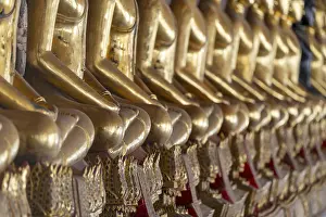 Gilded Buddha statues (Bhumispara mudra: Buddha Gautama at the moment of enlightenment)