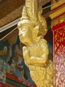 Gilded deity statue, Wat Phonxay