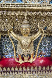 Gilded Garuda, birdlike mythical creatures