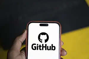 Category Historic EN Prints: github logo is displayed on smartphone