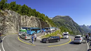 Gjerdefossen viewpoint, tourists
