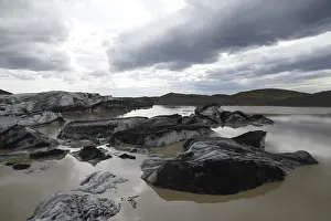 Glacial lake at Svinafellsjokull