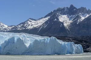 Glacier, Lago Grey, Andes mountain range