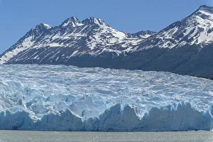 Glacier, Lago Grey, mountain range of the Andes