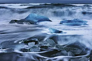 Glacier lake with icebergs, Jokulsarlon
