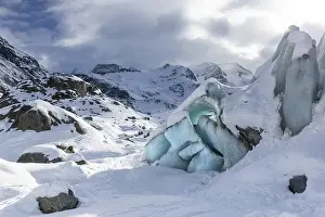 Category Mountain Landscapes Prints: Glacier tongue in front of a mountain peak