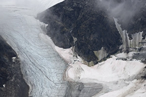 Glaciers and rocks, Kongsbreen Glacier