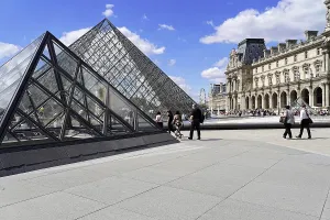 Glass pyramid in the courtyard of the Palais du Louvre