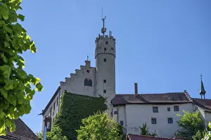 GoBweinstein Castle, built in front of 1076