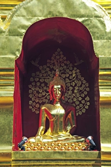 Golden Buddha, Sareerikkatartsirirak Pagoda at Wat Phan On