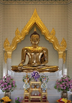 Golden Buddha, solid gold Buddha statue in Phra Maha Mondop