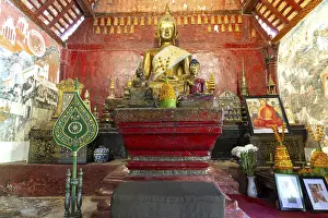 Golden Buddha statue, Bhumispara-mudra