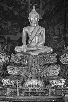 Framed Print : Golden Buddha statue, Bhumispara mudra Framed Print : Golden Buddha statue, Bhumispara mudra