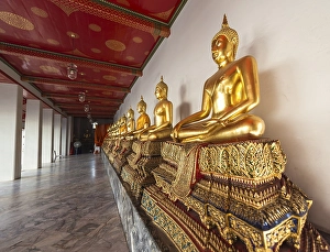 Golden Buddha statues, Wat Pho temple