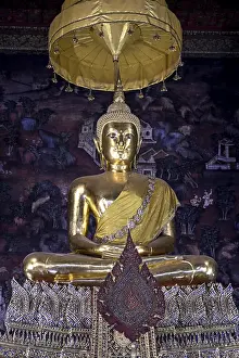 Golden Buddha in Wat Pho, Temple of the Reclining Buddha