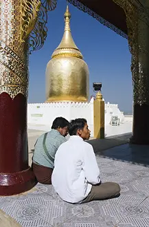 Golden Bupaya pagoda at the Ayeyarwady river
