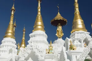 Golden Chedis, Shwedagon pagoda