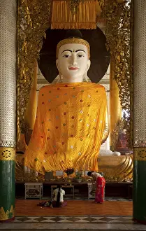 The golden stupa of the Shwedagon Pagoda rises almost 100 m (330ft)